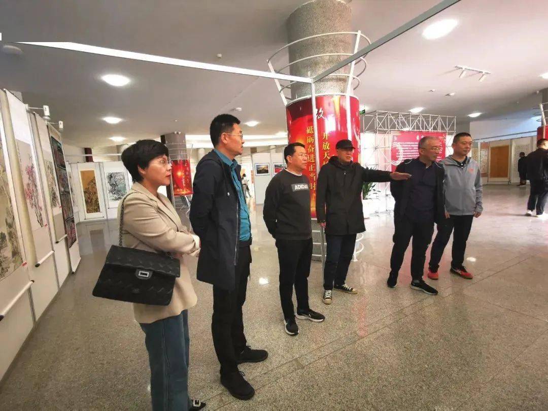 牟平区图书馆最新领导及其领导下的变革与发展